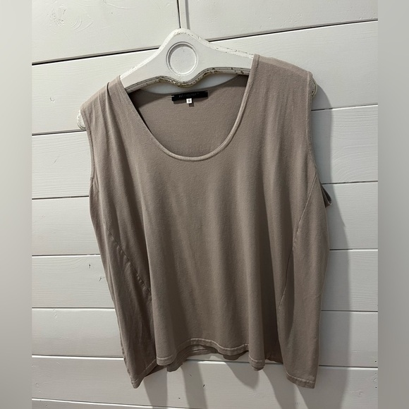 FA CONCEPT – STRETCH SLEEVELESS TOP – SIZE 8 / 3X (SEE MEASUREMENTS) - Picture 8 of 10